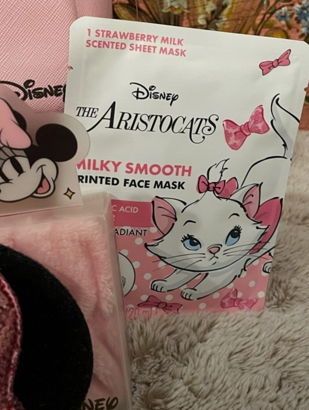 The Crème Shop Pink Mickey Cosmetic Pouch & Sequin Bow Headband Set - Picture 5 of 7